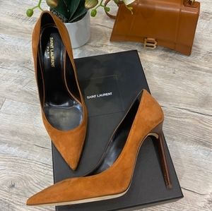 Saint Laurent Suede Anja Heels in Dune